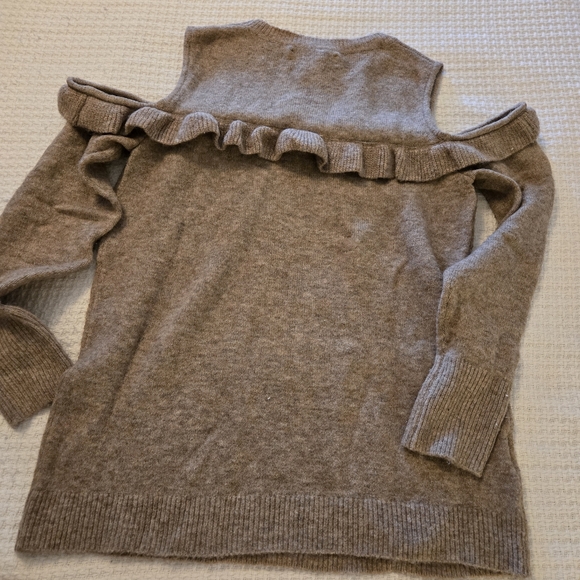 Loft ladies M mushroom tan cold shoulder ruffled lightweight crewneck sweater - Picture 5 of 5